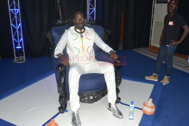 Dans les coulisses de votre émission magique sur la 2STV tous les samedi avec un Baye fall de la musique Dans les coulisses de votre émission magique sur la 2STV tous les samedi avec un Baye fall de la musique