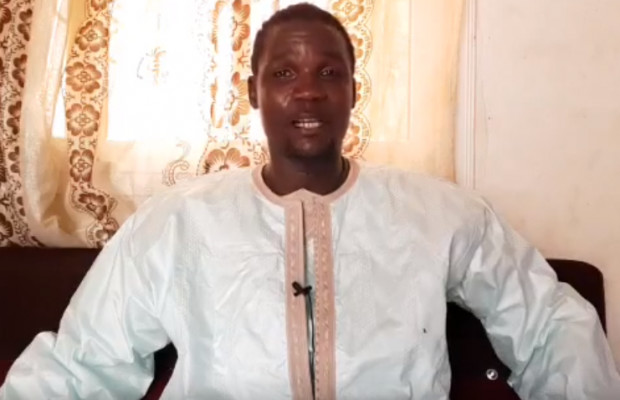Sur le point d’être arrêté par la DIC: Mame Cheikh Zikr fidèle de Sokhna Aida Diallo: brise le silence « Audio Bi dou man » Sur le point d’être arrêté par la DIC: Mame Cheikh Zikr fidèle de Sokhna Aida Diallo: brise le silence « Audio Bi dou man »