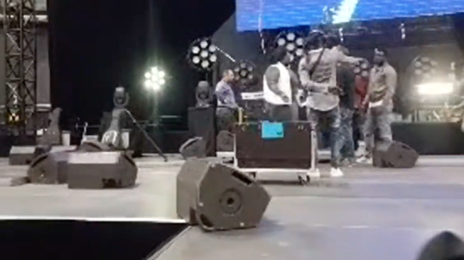 VIDÉO: Waly Seck en pleine préparation pour le grand spectacle de ce soir au DOMES DE PARIS