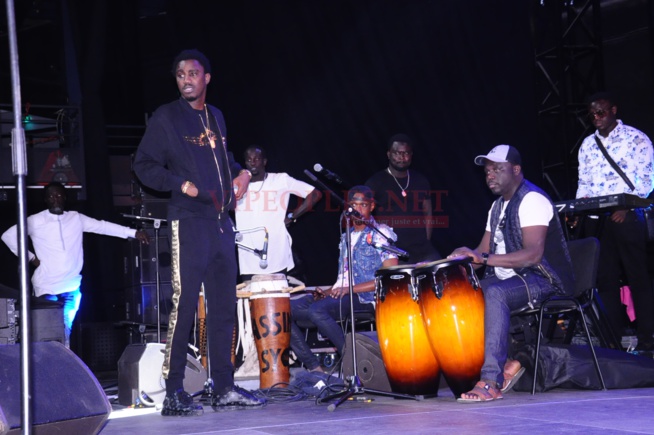 DOMES DE PARIS: Les premiéres images du Sound Check de Waly Seck avant le concert.