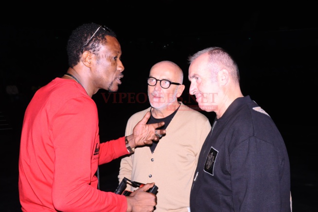 DOMES DE PARIS: Les premiéres images du Sound Check de Waly Seck avant le concert.
