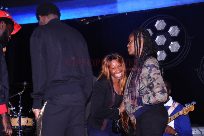 DOMES DE PARIS: Les premiéres images du Sound Check de Waly Seck avant le concert.