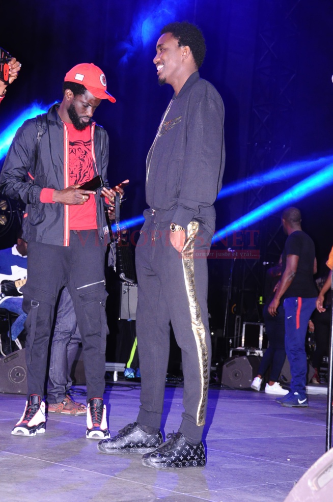 DOMES DE PARIS: Les premiéres images du Sound Check de Waly Seck avant le concert.