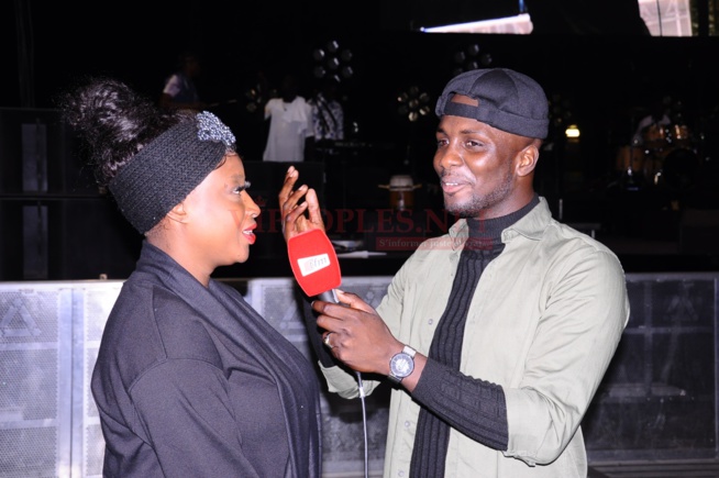 VIDEO: Dame Sene et Ndeye Gueye dans les rues de Versailles à Paris pour le concert de Waly Seck