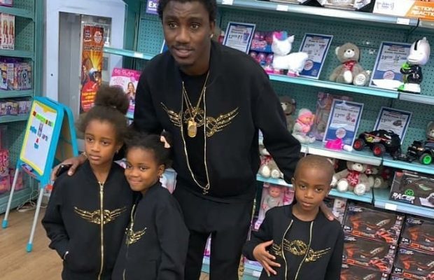 Paris: Wally Seck en toute complicité avec ses enfants
