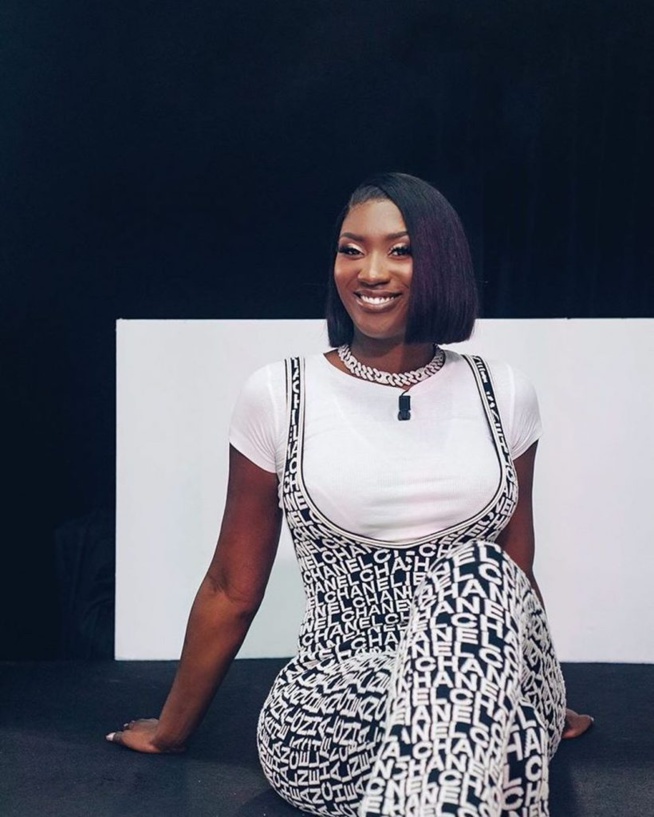 Aya Nakamura: Faux ongles, faux cils… « Je suis une meuf pas naturelle » Aya Nakamura: Faux ongles, faux cils… « Je suis une meuf pas naturelle »