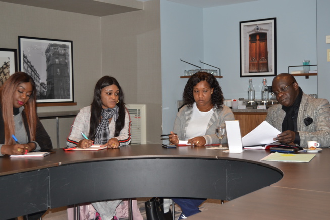 VIDEO ET IMAGES: Direct Paris le président Mbagnick Diop en séance de réunion avec son staff pour la grande réussite des African Leadership Awards ce 02 Novembre au Meridien Etoiles. VIDEO ET IMAGES: Direct Paris le président Mbagnick Diop en séance de réunion avec son staff pour la grande réussite des African Leadership Awards ce 02 Novembre au Meridien Etoiles.