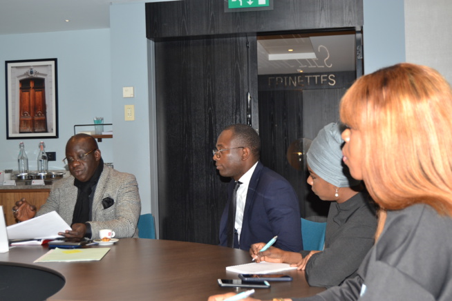 VIDEO ET IMAGES: Direct Paris le président Mbagnick Diop en séance de réunion avec son staff pour la grande réussite des African Leadership Awards ce 02 Novembre au Meridien Etoiles.