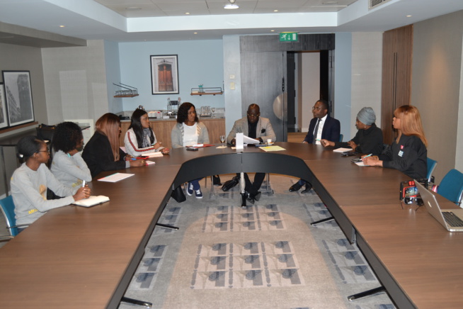 VIDEO ET IMAGES: Direct Paris le président Mbagnick Diop en séance de réunion avec son staff pour la grande réussite des African Leadership Awards ce 02 Novembre au Meridien Etoiles.