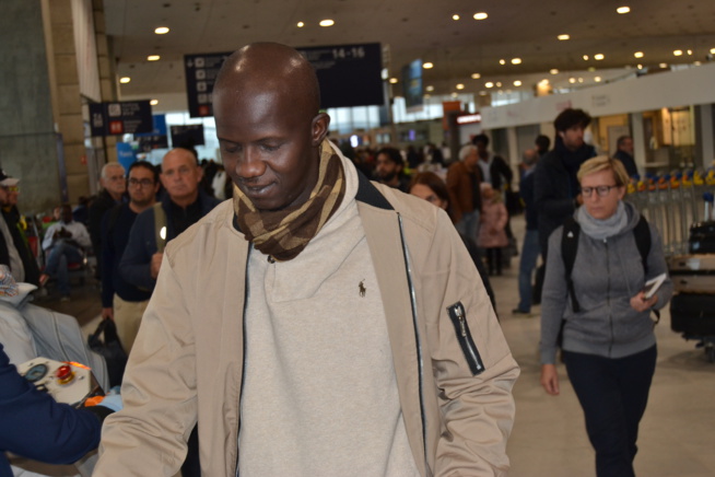 VIDÉO: Arrivées de la première dame du président Mbagnick Diop et sa délégation pour les African Leadership Award à Paris