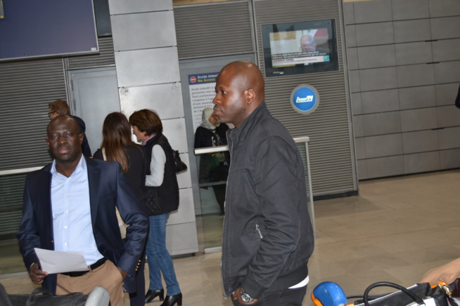 VIDÉO: Arrivées de la première dame du président Mbagnick Diop et sa délégation pour les African Leadership Award à Paris