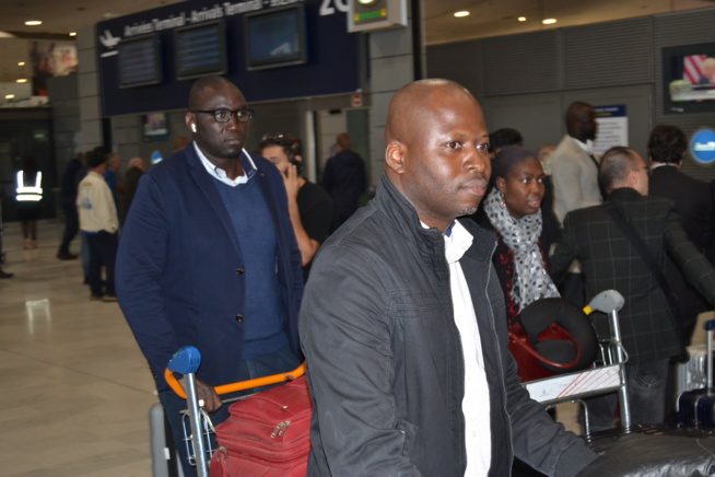 VIDÉO: Arrivées de la première dame du président Mbagnick Diop et sa délégation pour les African Leadership Award à Paris