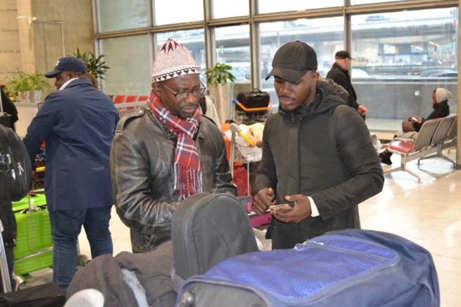 Arrivés de Carlou D, Pape Diouf, Mara Dieng et le staff de rewmi à Paris pour la soirée des African Leadership Award à Paris.