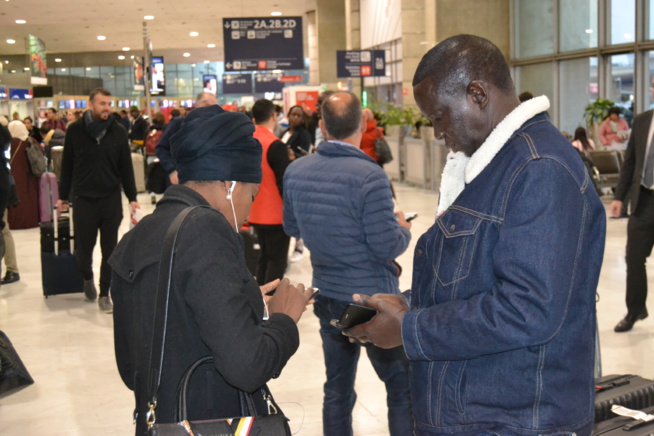 Arrivés de Carlou D, Pape Diouf, Mara Dieng et le staff de rewmi à Paris pour la soirée des African Leadership Award à Paris.