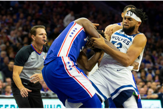 NBA – La grosse bagarre entre Joël Embiid et Karl-Anthony Towns NBA – La grosse bagarre entre Joël Embiid et Karl-Anthony Towns