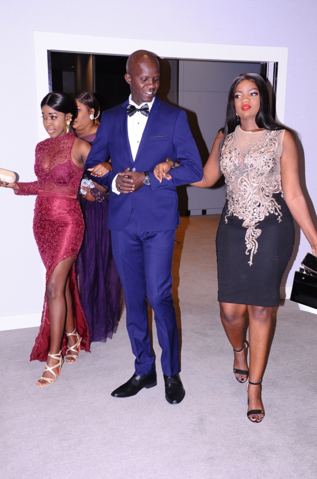 VIDÉO: Arrivées de madame Diop épouse du président Mbagnick et sa famille à la soirée de l'excellence African Leadership Award.