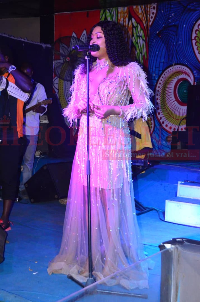 Titi, la lionne de la musique enflamme le Saraba avec son titre de meilleure artiste femelle de l'Afrique de l'Ouest Titi, la lionne de la musique enflamme le Saraba avec son titre de meilleure artiste femelle de l'Afrique de l'Ouest