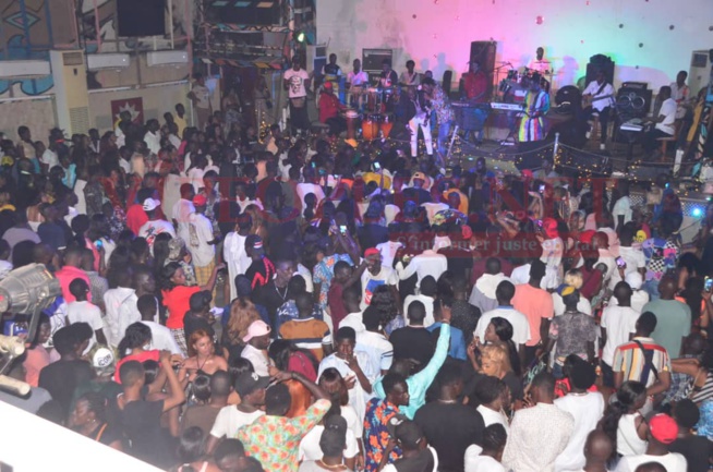 Waly Seck assure son "rakhass" au Penc Mi après la gloire des Dômes de Paris. Regardez les images Waly Seck assure son "rakhass" au Penc Mi après la gloire des Dômes de Paris. Regardez les images