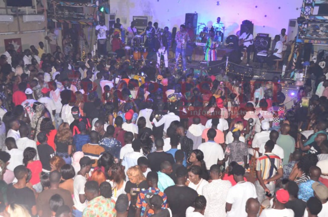 Waly Seck assure son "rakhass" au Penc Mi après la gloire des Dômes de Paris. Regardez les images Waly Seck assure son "rakhass" au Penc Mi après la gloire des Dômes de Paris. Regardez les images