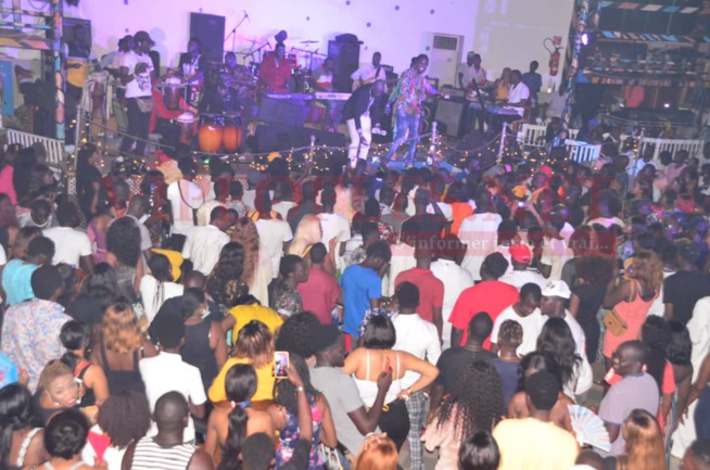 Waly Seck assure son "rakhass" au Penc Mi après la gloire des Dômes de Paris. Regardez les images Waly Seck assure son "rakhass" au Penc Mi après la gloire des Dômes de Paris. Regardez les images