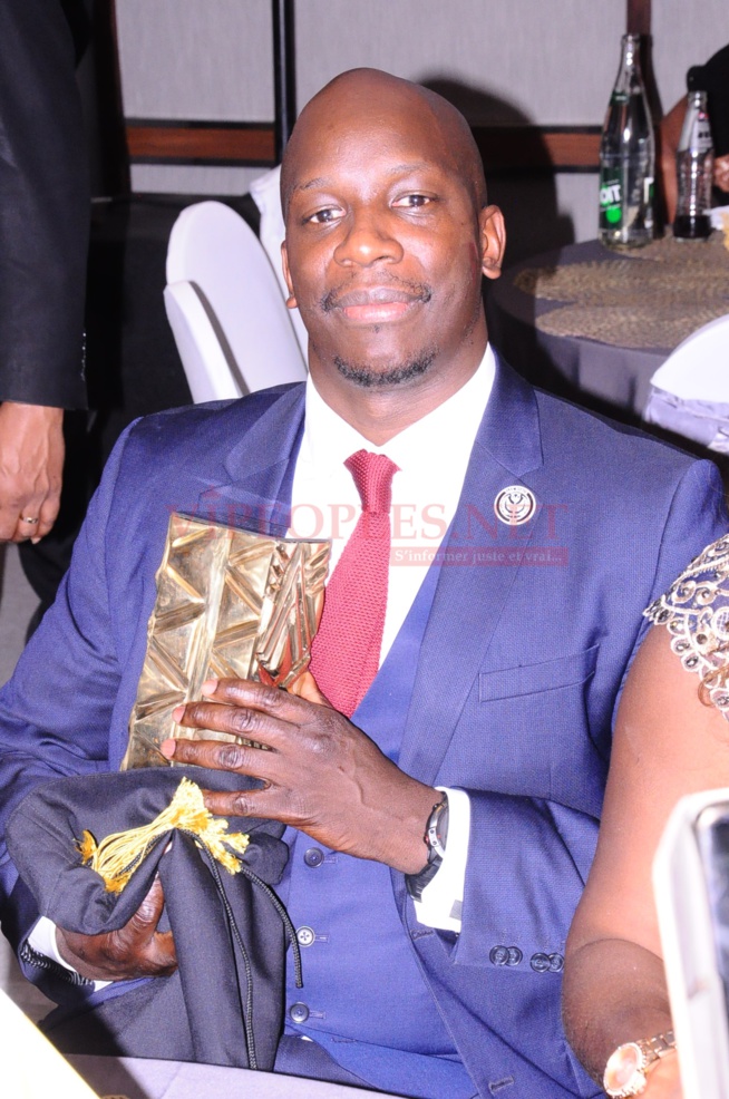 Le président Mbagnick Diop du MDES, explique le concept de la soirée de l'Excellence African Leadership Award Le président Mbagnick Diop du MDES, explique le concept de la soirée de l'Excellence African Leadership Award