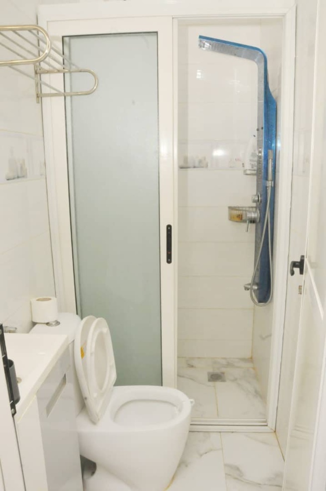 APPARTEMENT MEUBLÉ à louer aux Almadies derrière le Nirvana à 130 000 F CFA/JOUR TÉL 76 573 30 76