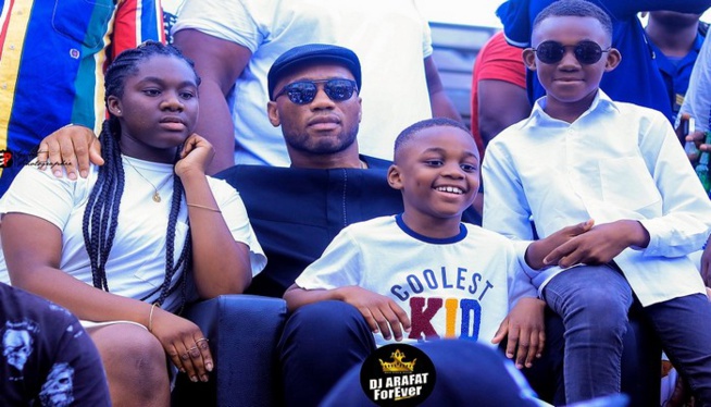 Drogba offre une importante somme d’argent à la famille d’Arafat Drogba offre une importante somme d’argent à la famille d’Arafat