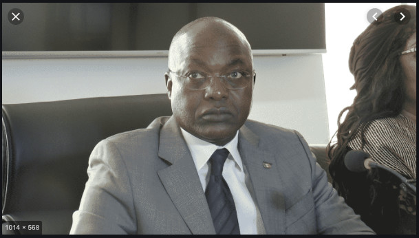 Le ministre Oumar Guèye réclame 500 millions FCfa à "Jeune Afrique" Le ministre Oumar Guèye réclame 500 millions FCfa à "Jeune Afrique"