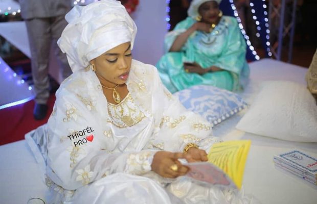 Gamou 2019 : Quand Sokhna Aida Fait le Douaw Pour ses Talibes