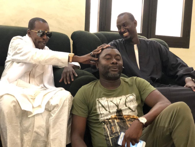 Serigne Abo Mbacké, ibn Serigne Cheikh Saliou exprime sa fierté sur la mission accomplie de Cheikh Amar et son frère Kader Ndiaye Serigne Abo Mbacké, ibn Serigne Cheikh Saliou exprime sa fierté sur la mission accomplie de Cheikh Amar et son frère Kader Ndiaye