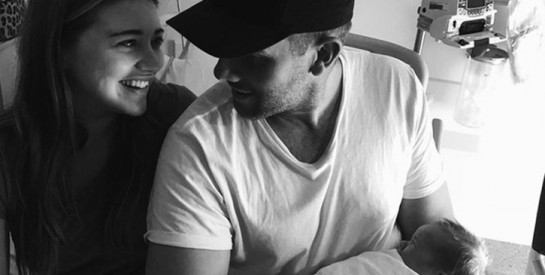 Elle découvre qu'elle est enceinte le jour de son accouchement Elle découvre qu'elle est enceinte le jour de son accouchement