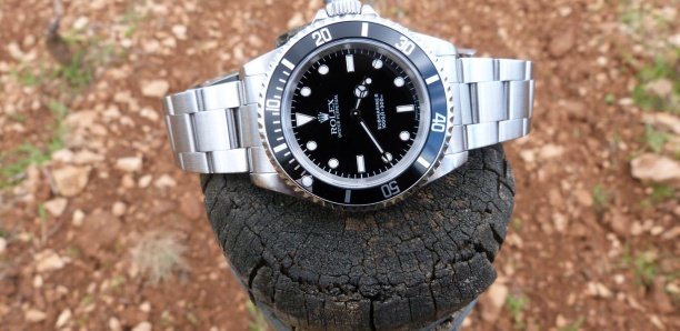 Italie : Un Sénégalais ramasse une montre Rolex de luxe, la rend à son propriétaire et.. Italie : Un Sénégalais ramasse une montre Rolex de luxe, la rend à son propriétaire et..