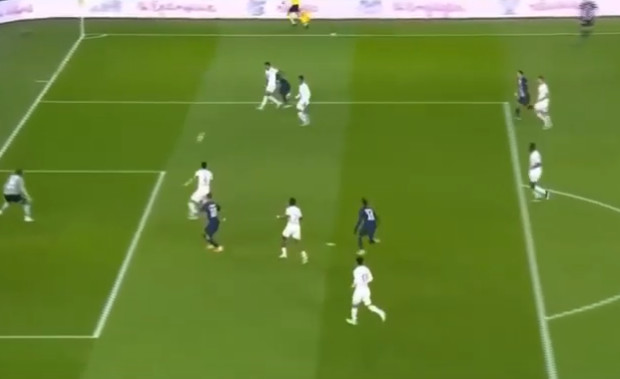 PSG vs Lille : Admirez la magnifique passe de Gana Gueye pour Icardi