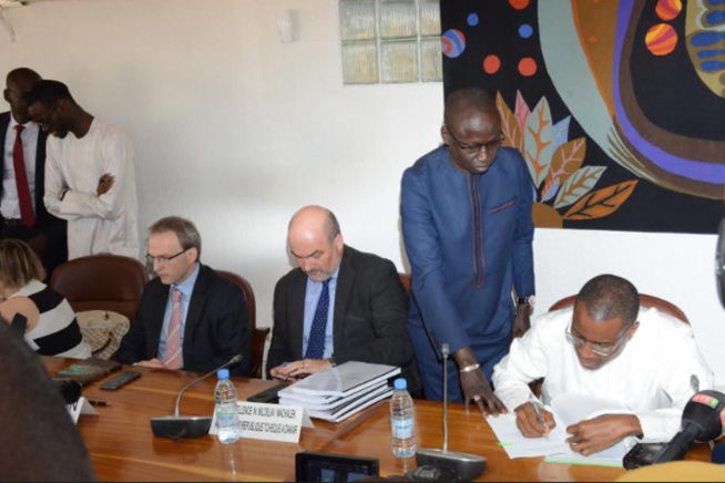 Le ministère des Transports aériens annonce le démarrage imminent des travaux de reconstruction des aéroports de Saint-Louis et Ourossogui-Matam Le ministère des Transports aériens annonce le démarrage imminent des travaux de reconstruction des aéroports de Saint-Louis et Ourossogui-Matam