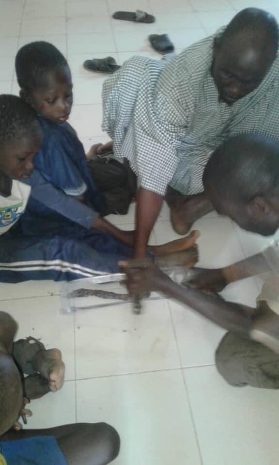 Village de Coki différent de l'institut Amadou Sakhir Lo : Arrestation d'un marabout pour pratiques esclavagistes, de fortes pressions pour le faire libérer (images) Village de Coki différent de l'institut Amadou Sakhir Lo : Arrestation d'un marabout pour pratiques esclavagistes, de fortes pressions pour le faire libérer (images)