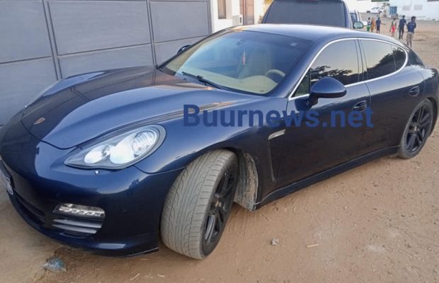 Me Madické Niang est arrivé chez Abdoulaye Wade… à bord d’une Porsche Me Madické Niang est arrivé chez Abdoulaye Wade… à bord d’une Porsche