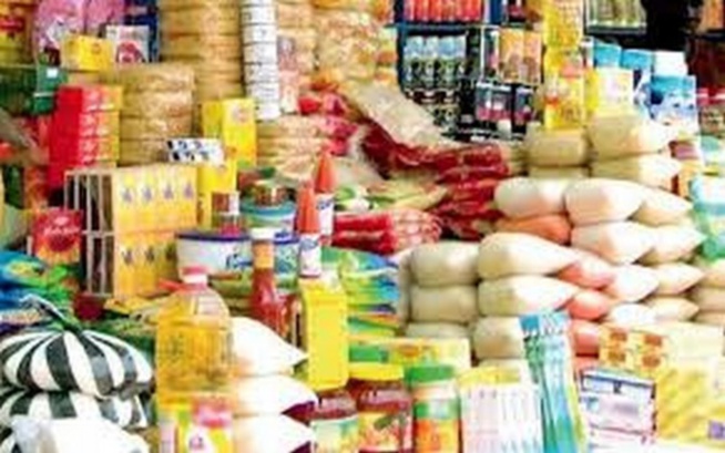 Toglou : la gendarmerie arrête 20 personnes qui déterraient des produits incinérés, impropres à la consommation