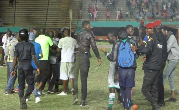 Navetanes / Zone 2 ODCAV Dakar : Le sous-préfet suspend les Navétanes suite à des scènes de violence. Navetanes / Zone 2 ODCAV Dakar : Le sous-préfet suspend les Navétanes suite à des scènes de violence.
