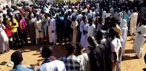 Louga: Les portes du tribunal défoncées par les maîtres coraniques Louga: Les portes du tribunal défoncées par les maîtres coraniques