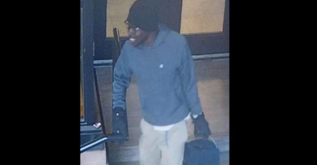 Canada: Un Ghanéen jette des seaux d’urine et des excréments humains sur des personnes Canada: Un Ghanéen jette des seaux d’urine et des excréments humains sur des personnes