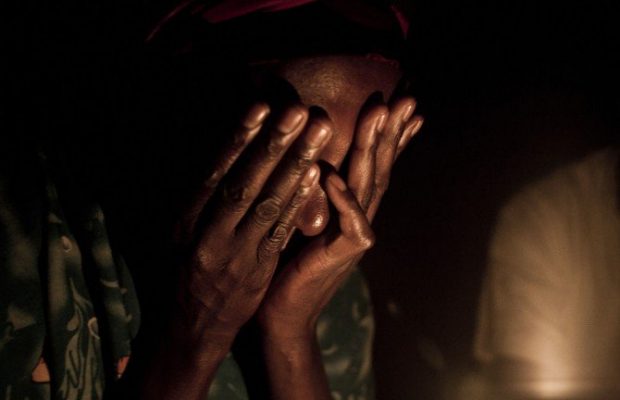 Infanticide : La fille accouche et tue son bébé avec une lame Infanticide : La fille accouche et tue son bébé avec une lame