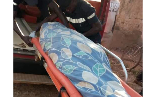 Kédougou / Drame à Ndiormi (ex Gada – Dinguessou) : Le gardien d’une boutique retrouvé mort, la tête fracassée par ses assaillants. Kédougou / Drame à Ndiormi (ex Gada – Dinguessou) : Le gardien d’une boutique retrouvé mort, la tête fracassée par ses assaillants.