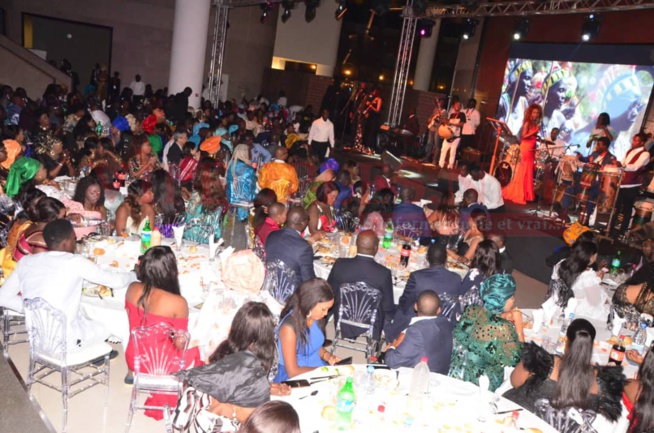 GALA TERROU WAR TOUR: La diva Coumba Gawlo séduit son public dans une tenue classe et élégante en rouge vif. GALA TERROU WAR TOUR: La diva Coumba Gawlo séduit son public dans une tenue classe et élégante en rouge vif.