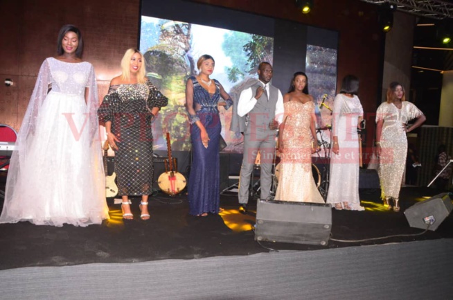 Défilé de la collection d'hiver de OMBELICO au gala de la Diva Coumba Gawlo pour l'éditions 2 de TERROU WAR TOUR. Défilé de la collection d'hiver de OMBELICO au gala de la Diva Coumba Gawlo pour l'éditions 2 de TERROU WAR TOUR.