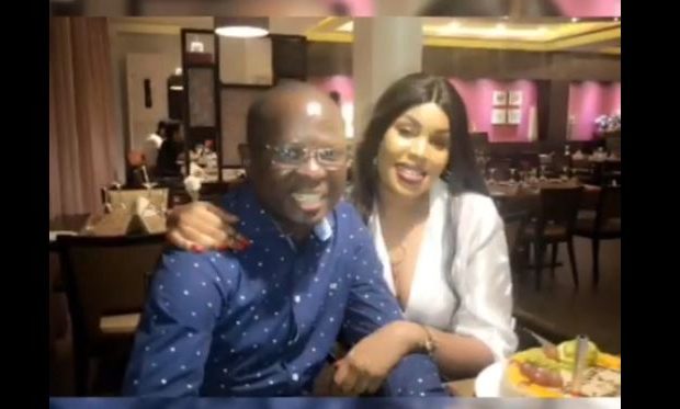 Entre bisous et câlins: Modou Diagne Fada s’affiche avec sa 3ème femme «la puissance » Entre bisous et câlins: Modou Diagne Fada s’affiche avec sa 3ème femme «la puissance »