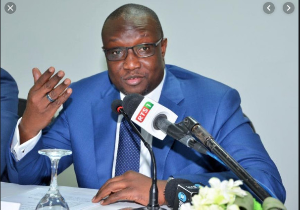 Indépendance Emirates - SEM. Mohamed Ali bin AYLAN AlSHAMSI, le chargé d'affaires de l'ambassade des Émirats Arabes Unis à Dakar:"Des bourses d'excellences seront octroyées aux étudiants sénégalais..." (VIDEO) Indépendance Emirates - SEM. Mohamed Ali bin AYLAN AlSHAMSI, le chargé d'affaires de l'ambassade des Émirats Arabes Unis à Dakar:"Des bourses d'excellences seront octroyées aux étudiants sénégalais..." (VIDEO)