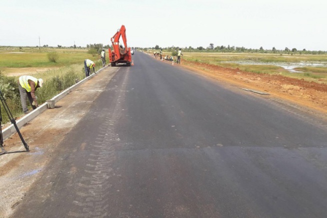 Me Oumar Youm, ministre des Transports terrestres: « Plus de 1862 km de routes revêtues depuis 2012 pour un montant de 2000 milliards de FCfa »