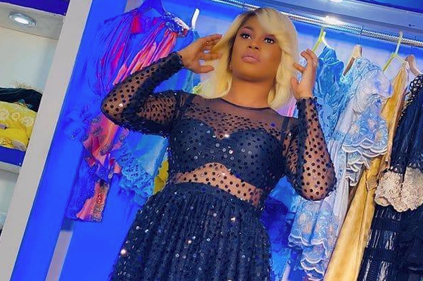 Shooting: Marichou Diop met en avant ses atouts de femme Shooting: Marichou Diop met en avant ses atouts de femme