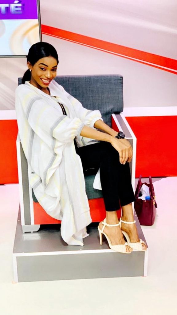 Nafisatou Dieye,  de la Sentv étale sa classe, elle respire la forme dans son mariage …
