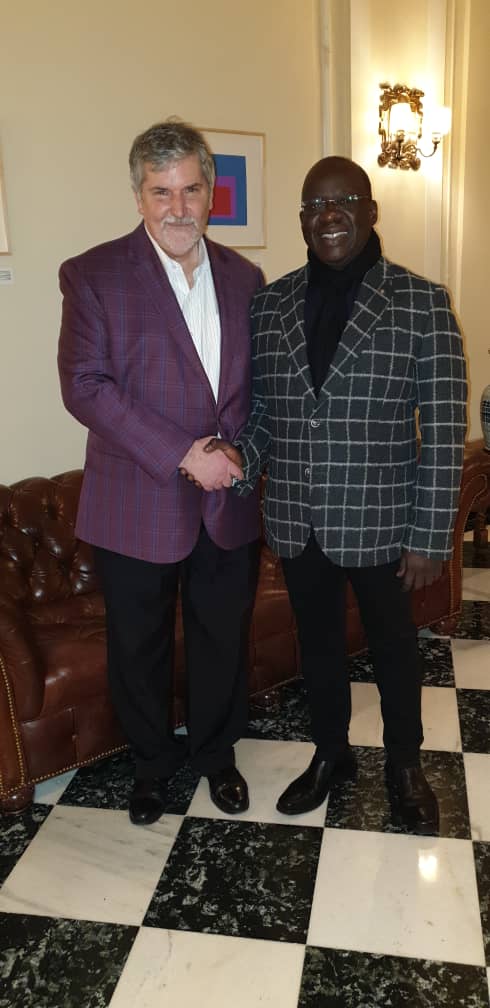 4ème Edition des African Leardership Awards prévue le 28 Novembre 2020 à New York, le président Mbagnick signe avec Yall Club.